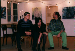 Johni, Xeidi und Werner vor der Vernissage